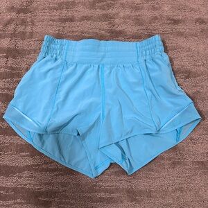 Lululemon Hotty Hot High Rise short 2.5”